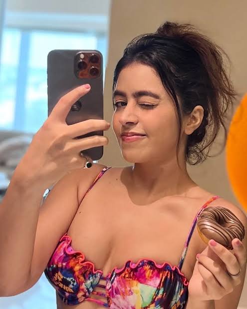 Discreet Companionship